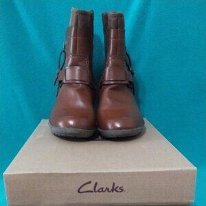 NIB NWT Clarks Riddle Avant Tan boots size 8